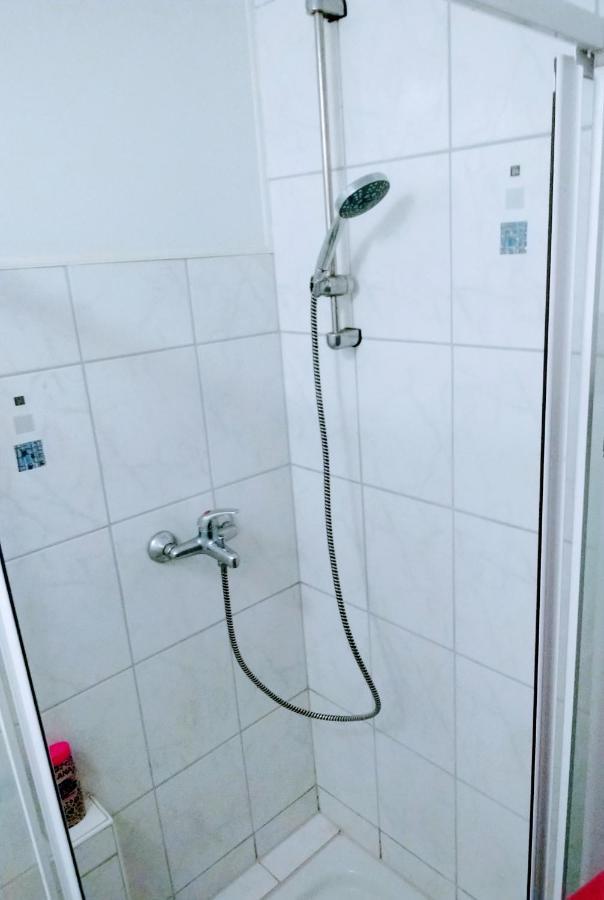 Julia'S Monteur Oase - Premium Apartment Exklusiv Fuer Solo-Reisende Ennepetal Esterno foto