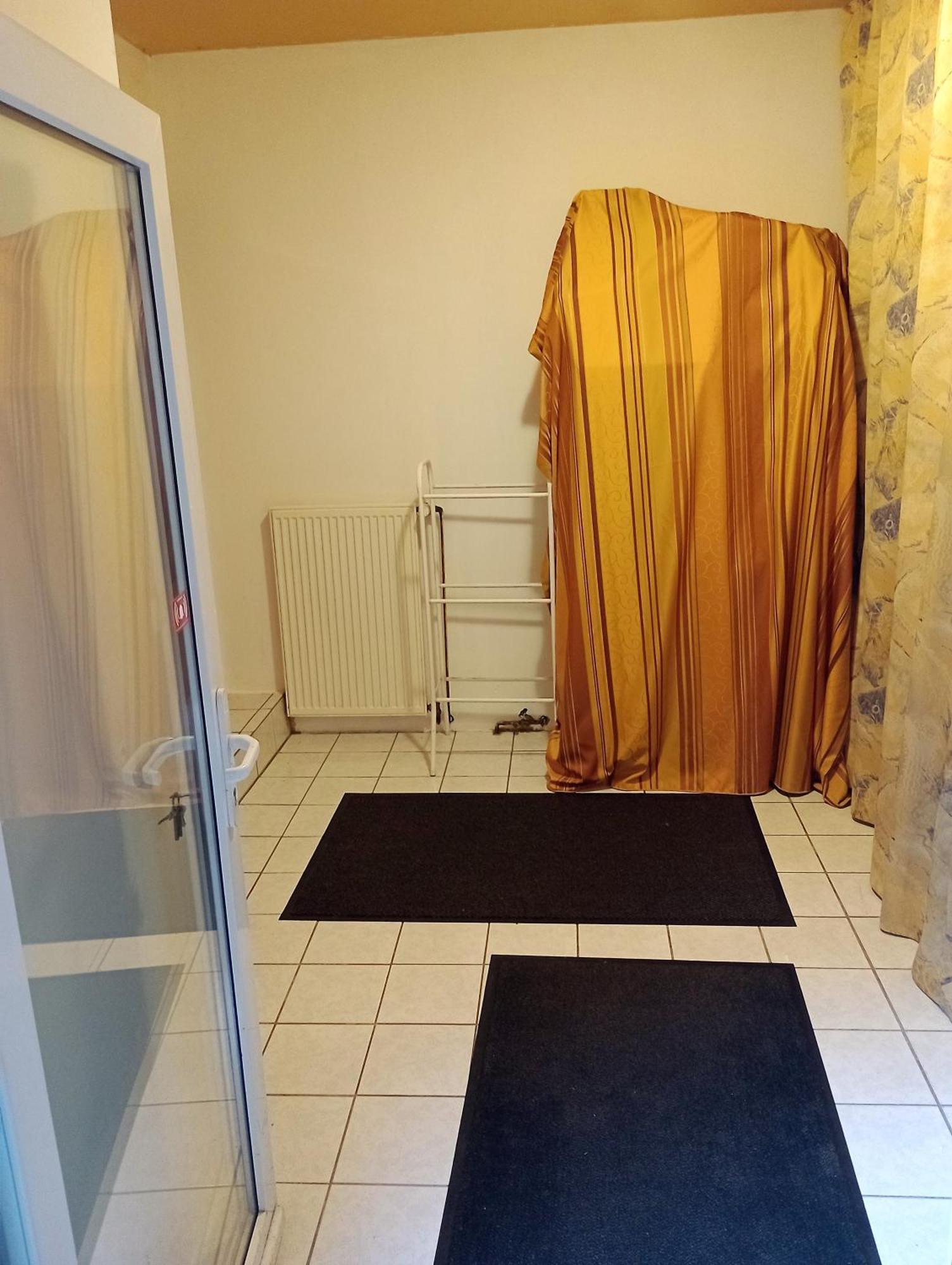Julia'S Monteur Oase - Premium Apartment Exklusiv Fuer Solo-Reisende Ennepetal Esterno foto